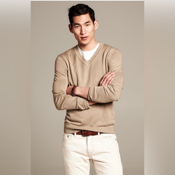 Banana Republic Men’s SILK-LINEN V-NECK SWEATER Khaki Brown Size Medium - Picture 1 of 6